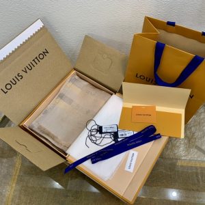 louis vuitto So Shine Monogram披肩 路易·威登圍巾披肩