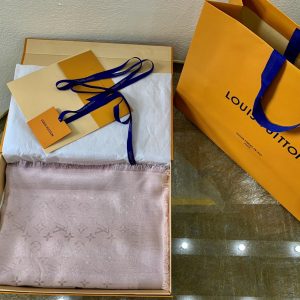 路易威登圍巾真假鑒別Shine Monogram m70805粉銀