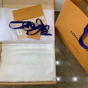Louis Vuitton Monogram Denim披肩圍巾m71330氣質白