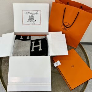愛馬仕毛毯真假有何區別 Hermes Avalon 經典H毛毯