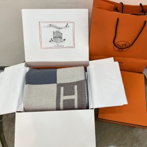 愛馬仕毛毯真假有何區別愛馬仕 Hermes經典H毛毯