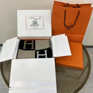 愛馬仕毛毯多少錢一條愛馬仕 Hermes經典H毛毯