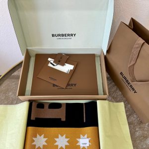 burberry  2023秋冬新款•『London 倫敦』雙面徽標  駝色