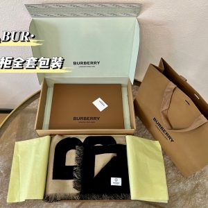 burberry中文官方網站burberry『大字母羊毛圍巾』男女同款