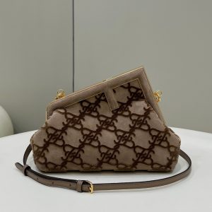 芬迪女包官網價格新款圖片fendi️ first繫列卡其全套包裝