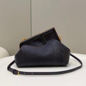 Izhewsk / station Pozim’芬迪first繫列啡蛇Fendi包包官網