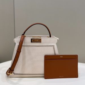 Kansk-Eniseyskiy芬迪 Fendi peekaboo i  see  u 手袋米白色