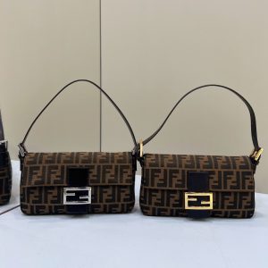 Nizhnekamsk芬迪 Fendi法棍金扣Fendi腋下包芬迪官網