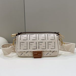 Silikatnaya芬迪 Fendi baguette️系列米白fendi官網女包
