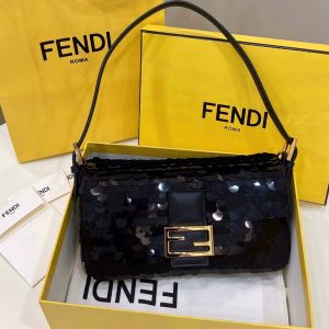 Thailand Bangkok芬迪 Fendi腋下法棍包包芬迪包包