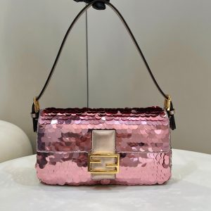 Vietnam  Hanoi芬迪 Fendi腋下法棍包包玫瑰金芬迪女包