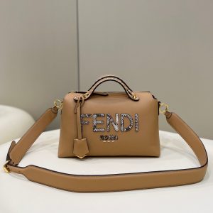 Indonesia Jakarta芬迪 Fendi By the way波士頓包包杏