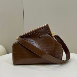 Qatar Dohafendi️ first繫列卡其全套包裝芬迪女包最新款圖片