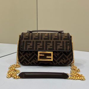 UAE United Arab Emirates芬迪 Fendi新款法棍包包