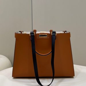 Saudi Arabia Riyadh芬迪 Fendi PEEKABOO包包 土黃