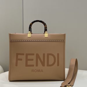 Ekateriburg/ station Swerdlovsk-tov芬迪 Fendi購物袋杏