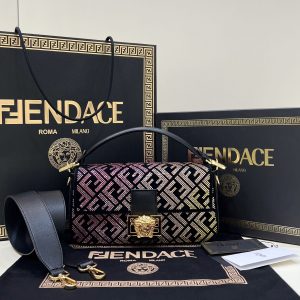 芬迪 Fendi撞色法棍包包彩色燙鉆芬迪法棍女包官網價格