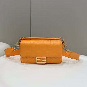 Nizhniy Tagil芬迪 Fendi Baguette包包橙色fendi官網女包