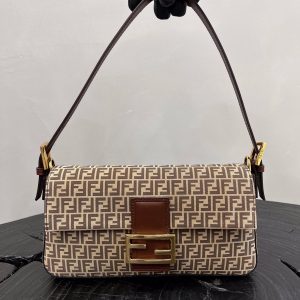 Novomosskovsk /station Sbornaya-Ugol’naya芬迪腋下包