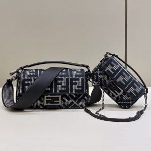 Perm’ / station Blotcnaya芬迪 Fendi baguette包包Fendi