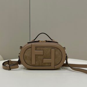 Verkh-neyvinsk芬迪 Fendi相機包卡其芬迪相機包是什麽皮