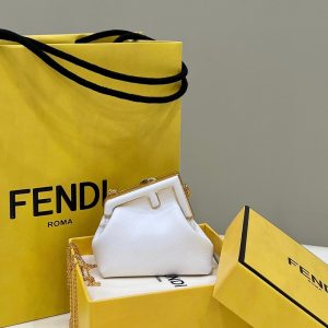 芬迪 Fendi  first繫列包包白芬迪女包價格及圖片大全 新款