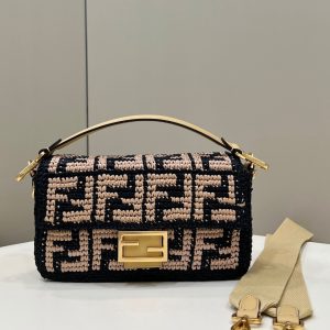 Australia 芬迪 Fendi拉菲草Baguette包包黑Fendi Baguette
