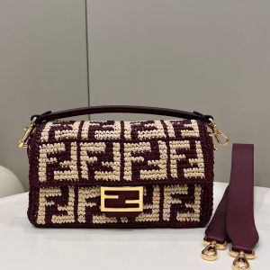 Australia Canberra Fendi lconic Baguette 手工拉菲草手袋