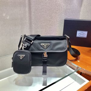 PRADA 普拉達新款郵差包2VH133普拉達郵差包真假辨別