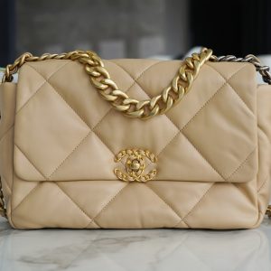 Habarovsk-2 CHANEL 秋冬新品19bag 杏色中號香奈兒