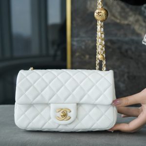 Kaluga / station Kaluga-1 CHANELcf 大mini金屬球 白色