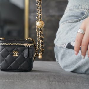 Moskwa-tov-Paw香奈兒 CHANEL金屬球繫列 mini盒子包