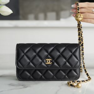 Syktyvkar CHANEL 2023金属球手机包  黑色香奈兒包包官網