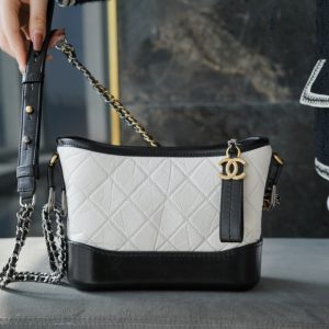 CHANEL Gabrielle 經典流浪包黑白小號 香奈兒流浪包價格