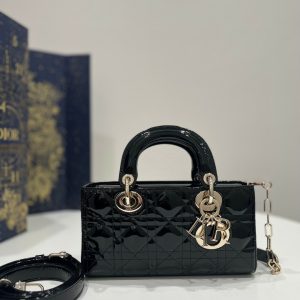 Thailand 迪奧包包怎麽分辨是不是正品迪奧包包多少錢