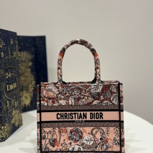 Singapore 迪奧tote包底部會塌嗎Dior Tote最新春夏繫列