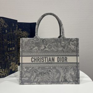 Canada 迪奧老虎刺繡包價格Dior Tote老虎刺繡經典配色