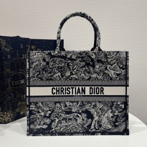 Dubai Dior book tote 動物 迪奧女包價格一般多少
