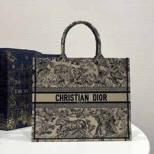 Britain Dior book tote皮革雕花迪奧女士包包價格和圖片