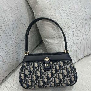 Arkhangel’sk-gorod迪奧女包官方網站旗艦店Dior Key手袋