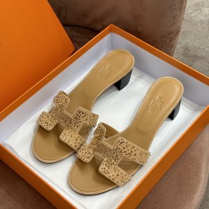 Balakirevo 愛馬仕 Hermers萬年經典最新款鉆面H拖上新杏色