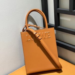 Samara /station Bezymjanka羅意威 loewe最新秀款 A5 tote琴譜小托特