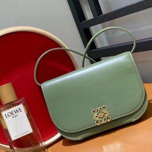 Cheboksary羅意威goya買中號還是小號LOEWE Mini風琴款