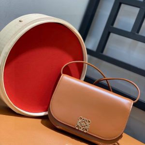 Tikhonovo羅意威的包包適合的年齡羅意威 LOEWE全新Goya繫列