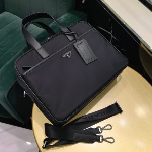 Malaysia PRADA 普拉達尼龍雙隔層公文包普拉達公文包價格圖片