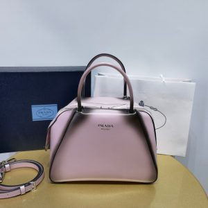 Australia 普拉達包包真假怎麽鑒別PRADA亮面皮革手提包