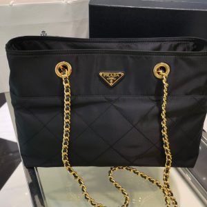 普拉達包包官方旗艦店官網PRADA 普拉達菱格鏈條包中古款