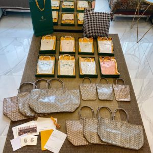 Sydney Australia 戈雅女包包官網價格Goyard 家族成員