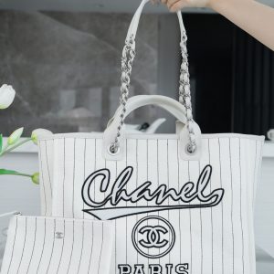 Oxford, UK Britain CHANEL春夏新款 Maxi購物袋 白色