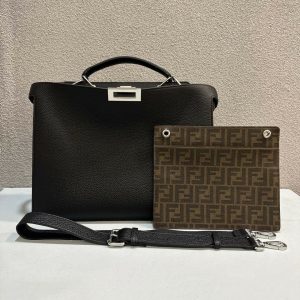 Kazan’ / station Lagernaja Fendi新款男士peekaboo ISeeU手袋